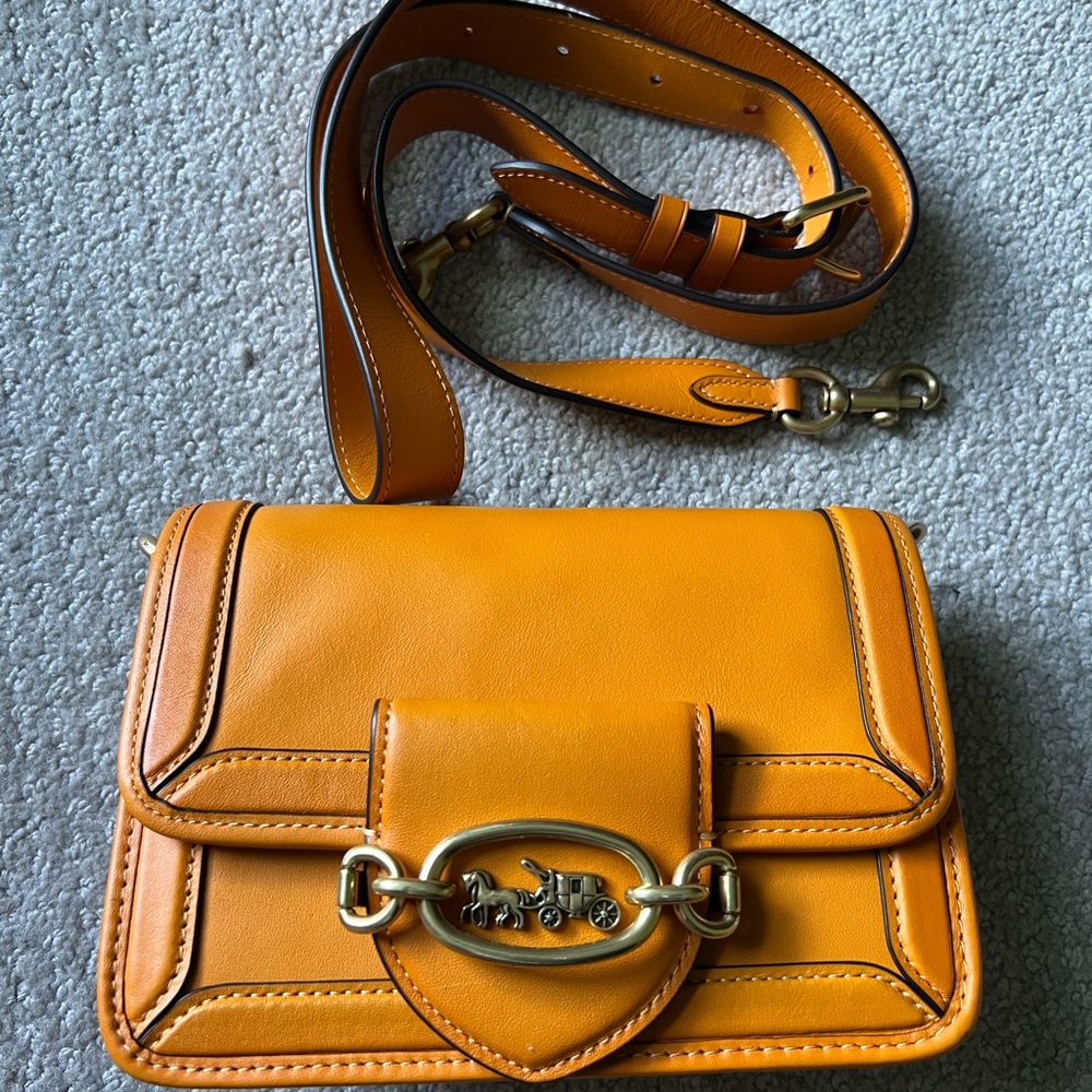 Coach hero crossbody in papaya - C8441